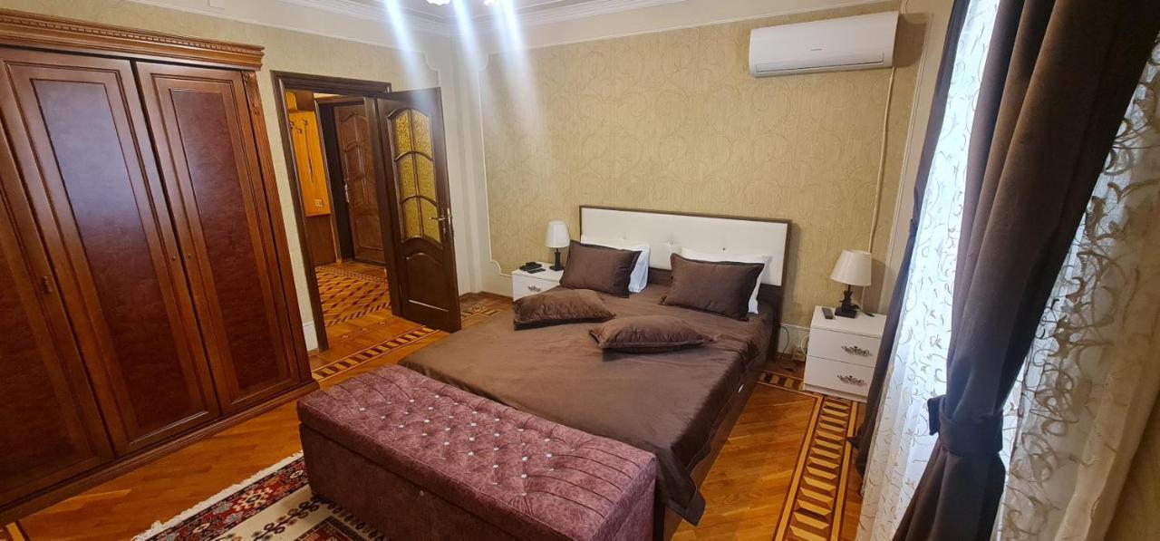 Gold Wall Apartment Baku Exteriör bild