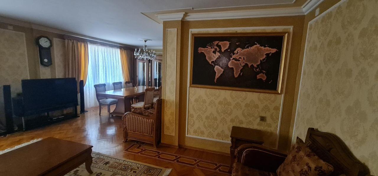 Gold Wall Apartment Baku Exteriör bild